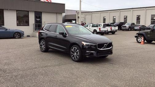 2022 Volvo XC60 B5 Momentum