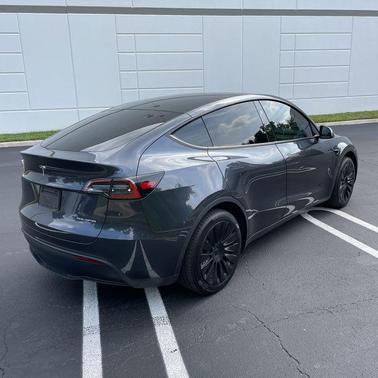 2024 Tesla Model Y Long Range Dual Motor All-Wheel Drive