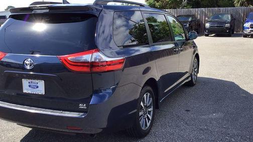 2020 Toyota Sienna XLE Premium