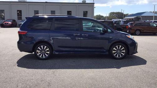 2020 Toyota Sienna XLE Premium