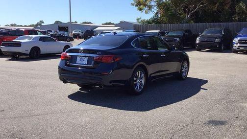2019 INFINITI Q70 3.7X LUXE