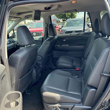 2022 Honda Pilot Touring 8-Passenger