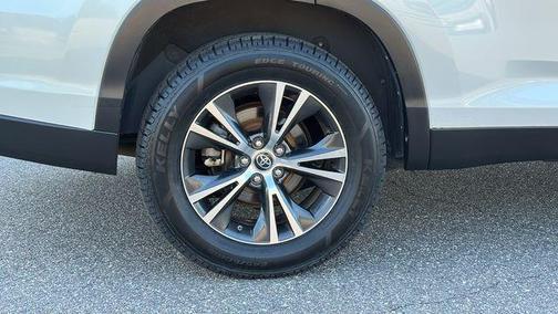 2019 Toyota Highlander LE I4