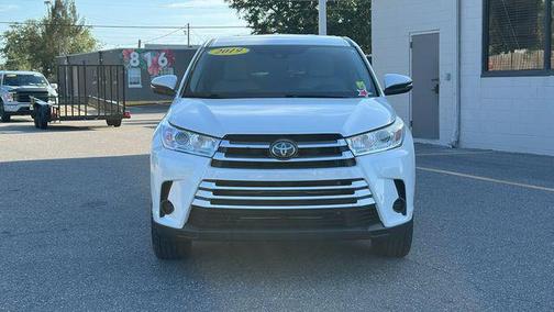 2019 Toyota Highlander LE I4