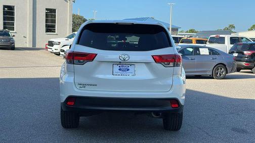 2019 Toyota Highlander LE I4