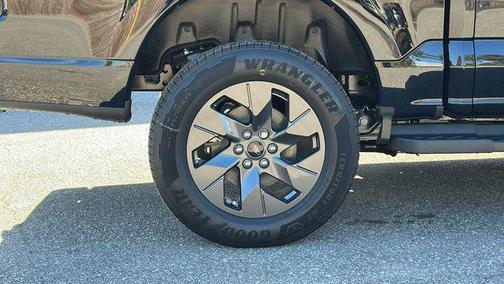 2025 Ford F-150 Lightning LARIAT