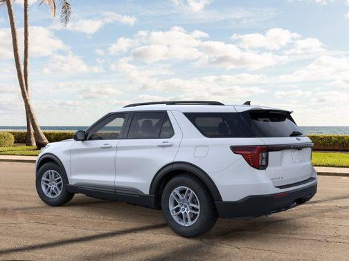 Space White Metallic 2026 Ford Explorer Active