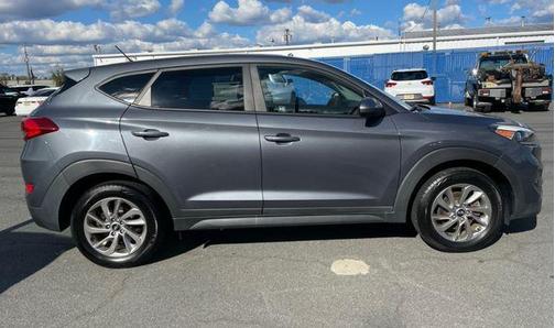 2018 Hyundai TUCSON SE