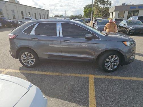 2023 Ford Edge Titanium