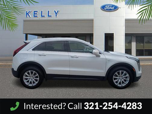 Crystal White Tricoat 2022 Cadillac XT4 Luxury