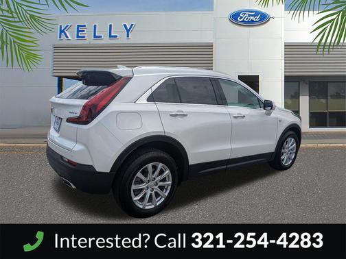 Crystal White Tricoat 2022 Cadillac XT4 Luxury
