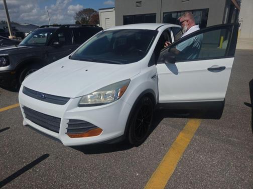 2015 Ford Escape S