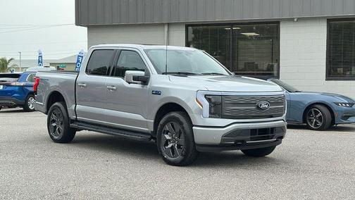 2025 Ford F-150 Lightning LARIAT