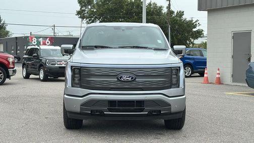 2025 Ford F-150 Lightning LARIAT