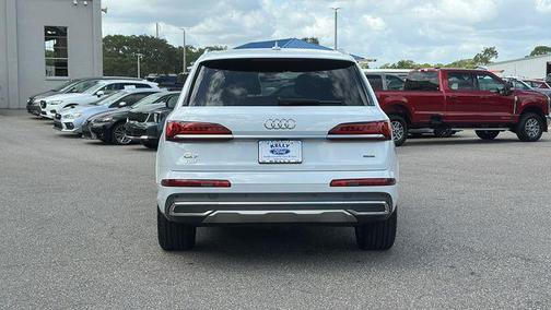 2023 Audi Q7 55 Premium Plus