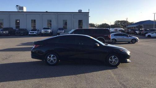 2021 Hyundai ELANTRA SE