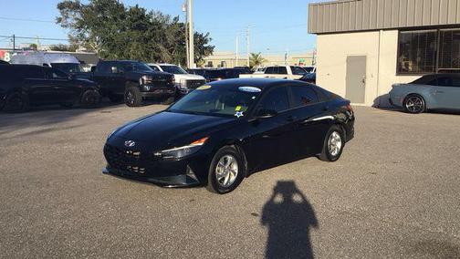 2021 Hyundai ELANTRA SE