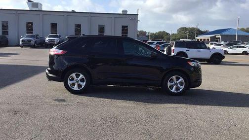 2020 Ford Edge SE