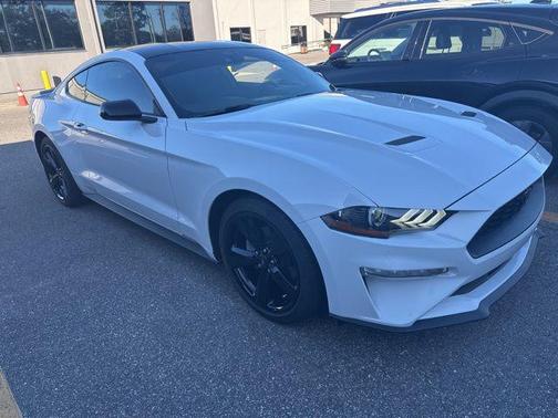 2022 Ford Mustang EcoBoost