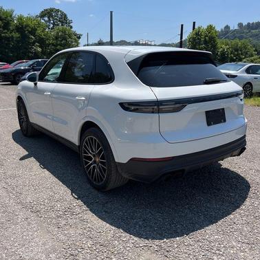 2020 Porsche Cayenne Base