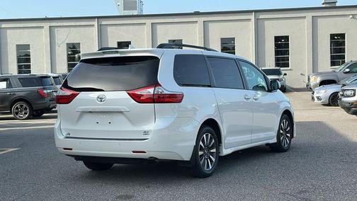 2019 Toyota Sienna XLE