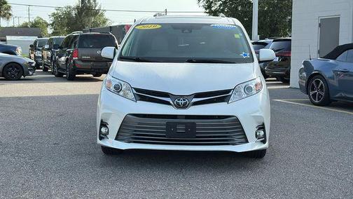 2019 Toyota Sienna XLE