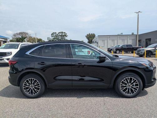 agate black metallic 2026 Ford Escape PHEV SE