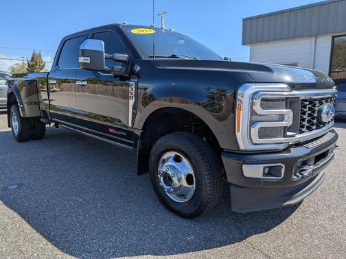2023 Ford F-350 Platinum