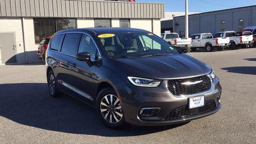 2022 Chrysler Pacifica Hybrid Touring L