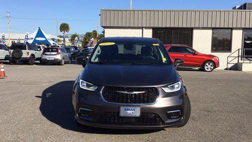 2022 Chrysler Pacifica Hybrid Touring L