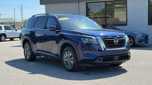 2025 Nissan Pathfinder SV FWD