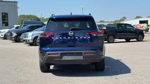 2025 Nissan Pathfinder SV FWD