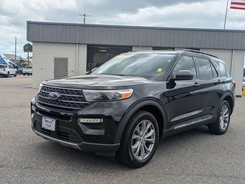 Agate Black Metallic 2023 Ford Explorer XLT