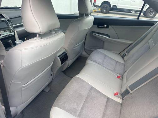 2013 Toyota Camry Hybrid XLE