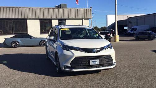 2024 Toyota Sienna XLE