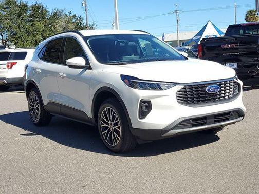 2025 Ford Escape SE