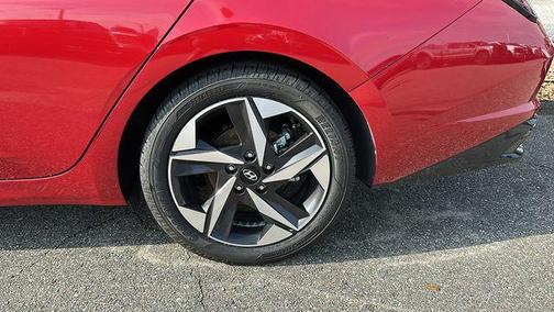2022 Hyundai ELANTRA Limited