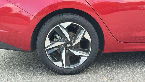2022 Hyundai ELANTRA Limited