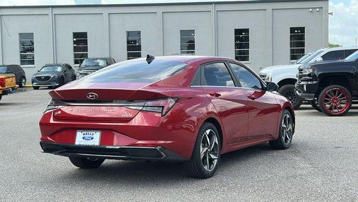 2022 Hyundai ELANTRA Limited