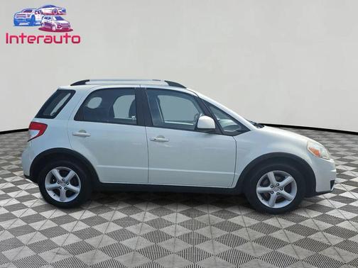 White Water Metallic 2008 Suzuki SX4 Hatchback 4D