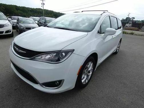 2018 Chrysler Pacifica Touring-L