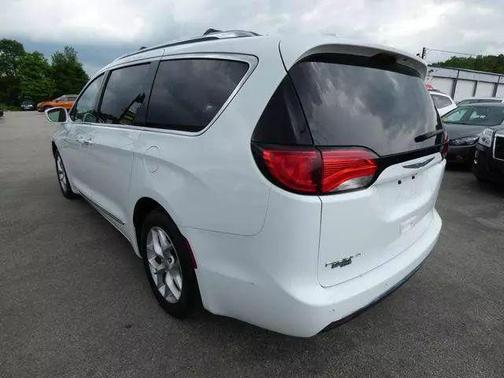 2018 Chrysler Pacifica Touring-L