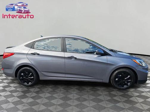 Triathlon Gray Metallic 2014 Hyundai Accent SE