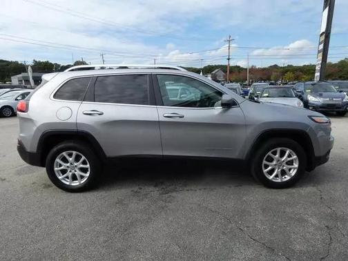 2016 Jeep Cherokee Sport