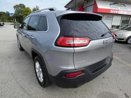 2016 Jeep Cherokee Sport