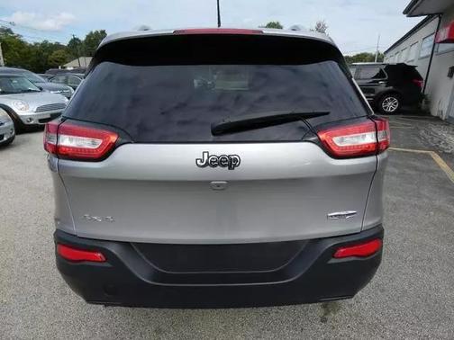 2016 Jeep Cherokee Sport