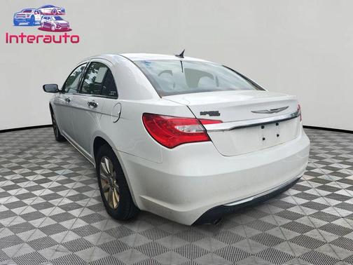 Bright White Clearcoat 2013 Chrysler 200 Limited