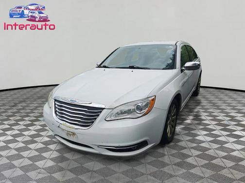 Bright White Clearcoat 2013 Chrysler 200 Limited