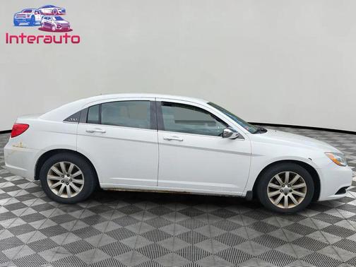 Bright White Clearcoat 2013 Chrysler 200 Limited