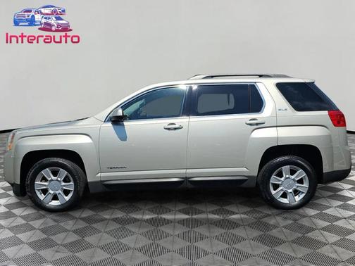 Gold 2013 GMC Terrain SLE-2